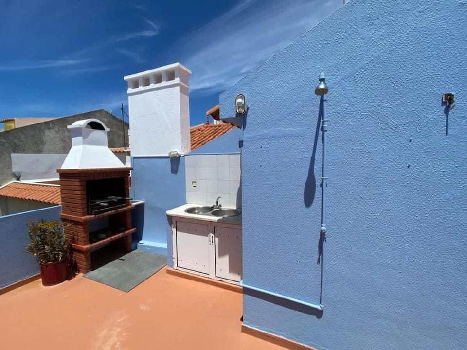 Casa do Búzio Cosy Apartment next to the Beach Apartment in Lisbon District