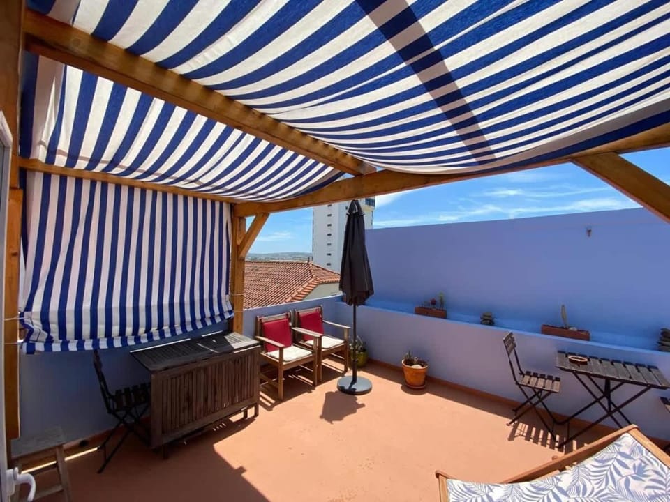 Casa do Búzio Cosy Apartment next to the Beach Apartment in Lisbon District