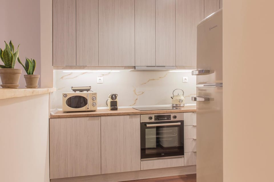Kitchen or kitchenette, Communal kitchen