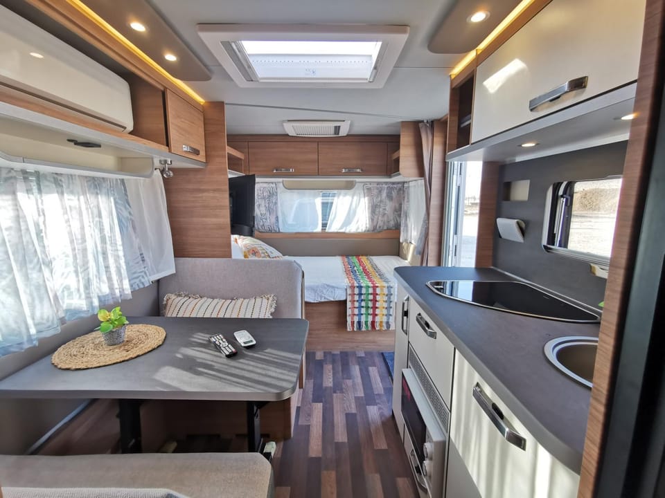 Glamping Caravans In the Crater- גלמפינג קרוואנים במכתש Campground/ 
RV Resort in South District