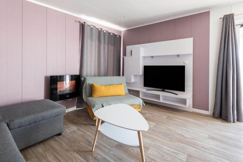 Communal lounge/ TV room, Living room