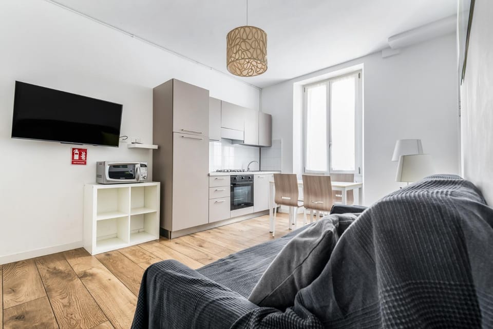 Spring, Bed, Day, Night, Winter, Summer, TV and multimedia, Kitchen or kitchenette, Living room, Seating area, Evening entertainment, Autumn, Seasons, Time of day, heating, internet, oven, soundproof, wardrobe, air conditioner