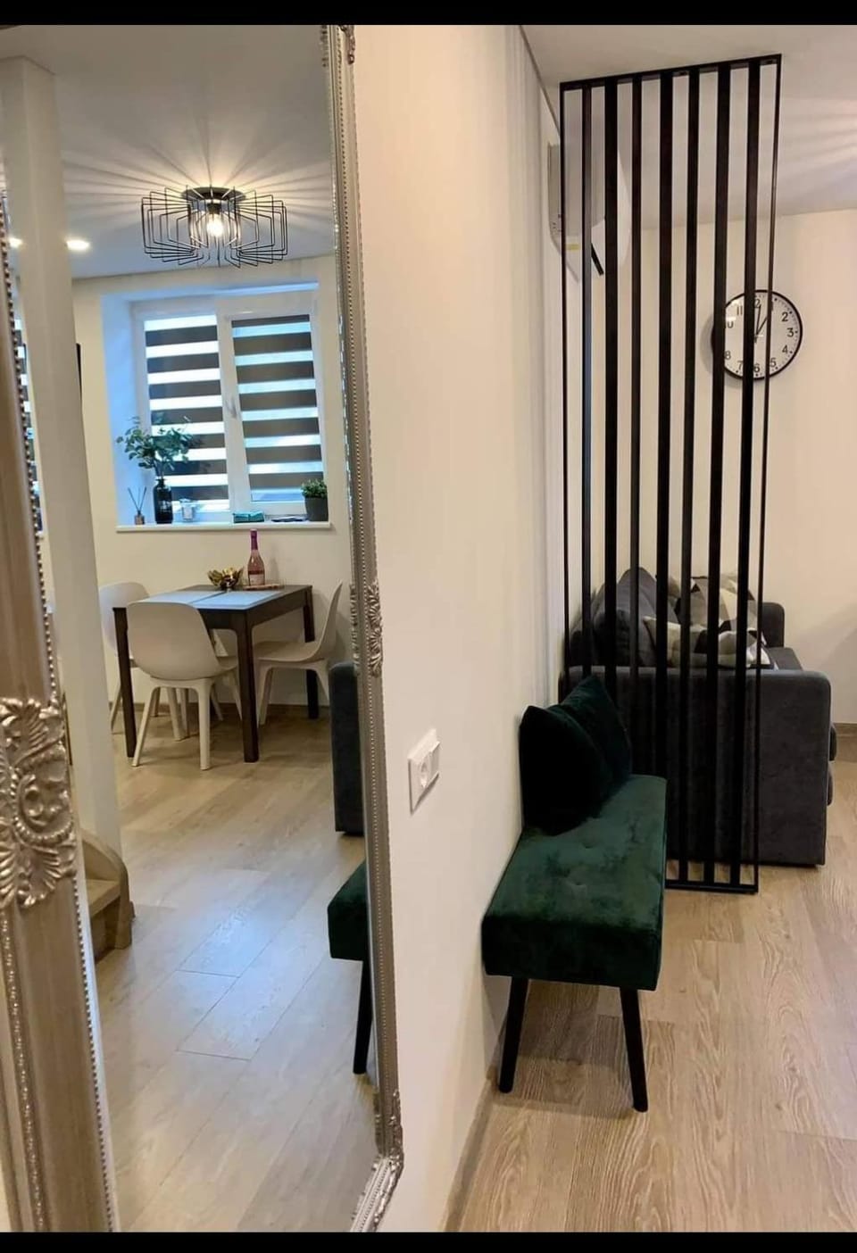 Seating area, Dining area