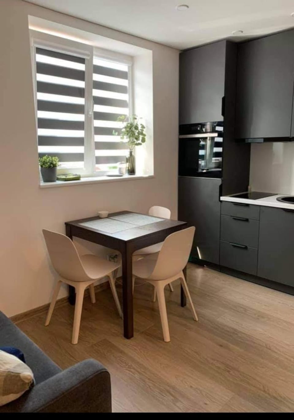 Kitchen or kitchenette, Seating area, Dining area