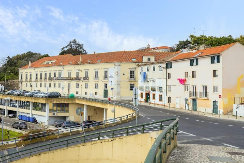 Neighbourhood, Street view