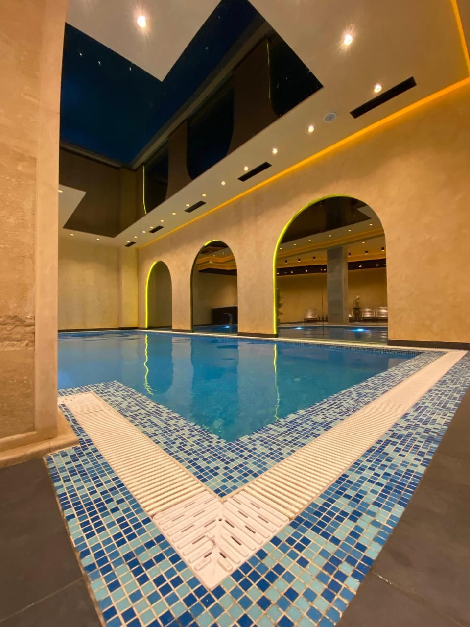Swimming pool, Swimming pool
