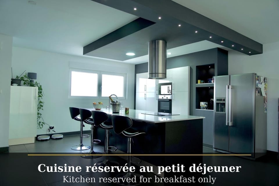 B&B Chambre cosy avec petit-déjeuner inclus Parking prive & box vélo sur la Route des vins Vacation rental in Grand Est