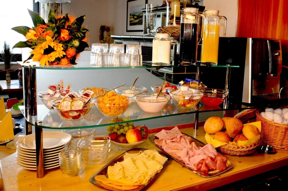Breakfast, Buffet breakfast