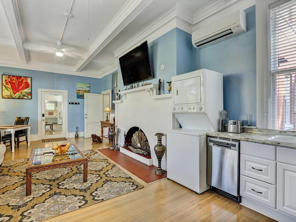 Drayton Place 1A Apartment in Savannah