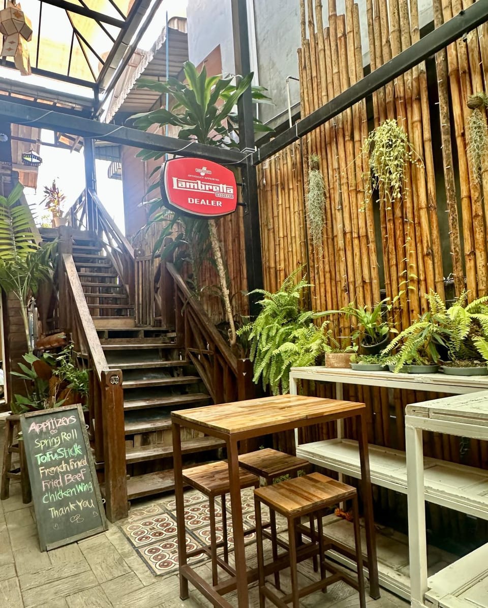 Hostel and Music Bar Bros Hostel in Thailand