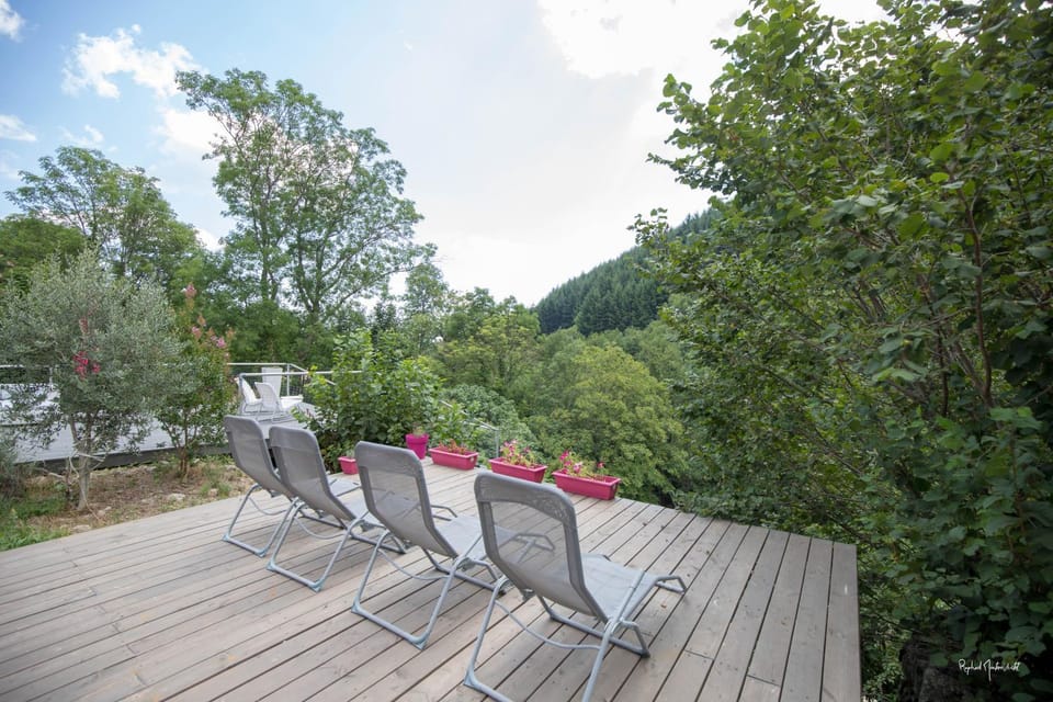 Balcony/Terrace, Mountain view, River view