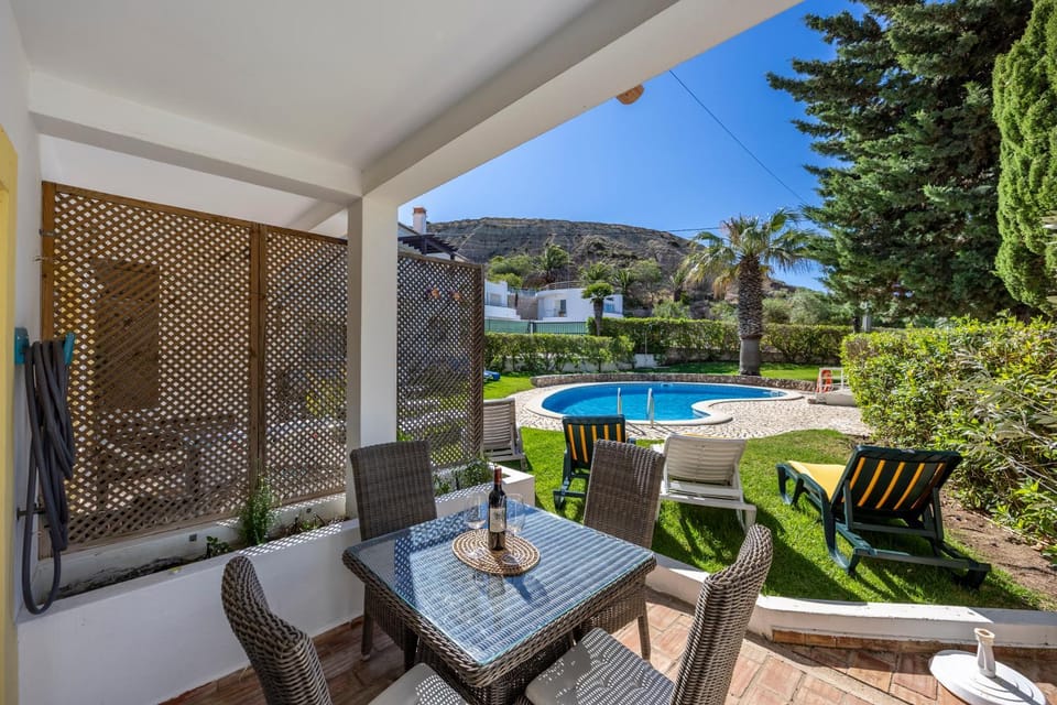 Day, Pool view, Swimming pool, sunbed
