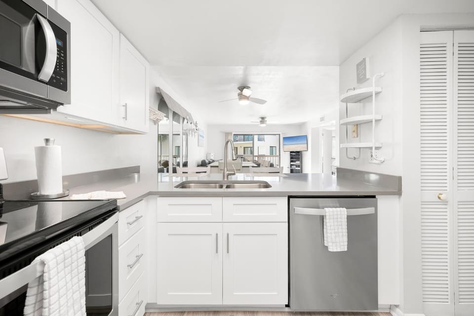 Kitchen or kitchenette