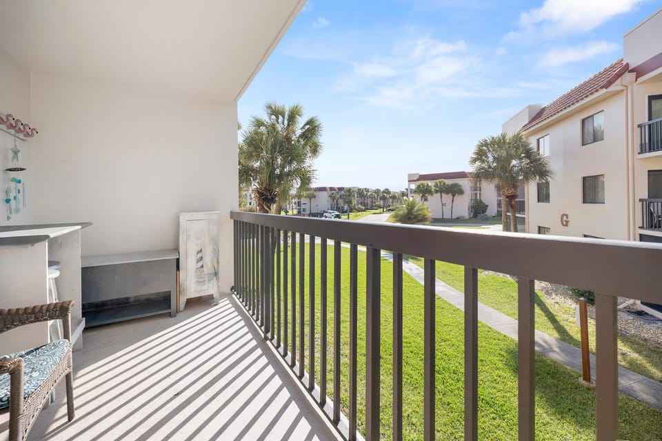 Neighbourhood, Garden, Balcony/Terrace, Seating area