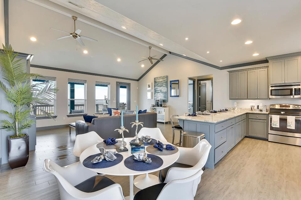 Balcony/Terrace, Kitchen or kitchenette, Living room, Seating area, Dining area, Sea view, furniture