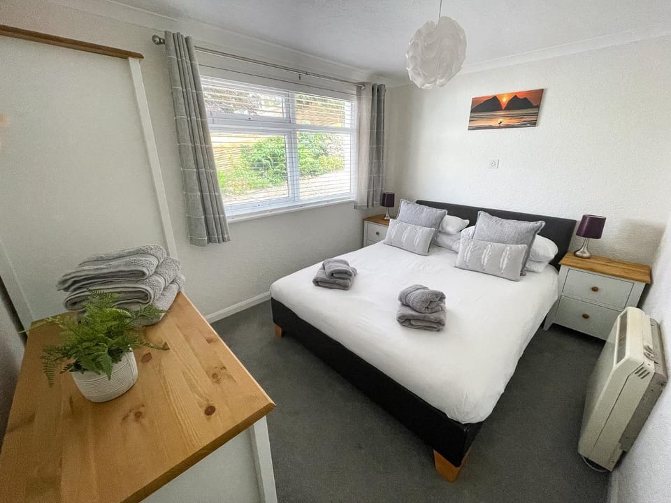 2 Chatsworth Riverscape Apartments - Peaceful apartment in great location with free parking overlooking the Gannel just a short walk from Newquays incredible beaches and local amenities Apartment in Newquay