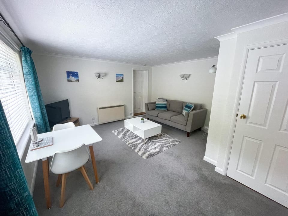 2 Chatsworth Riverscape Apartments - Peaceful apartment in great location with free parking overlooking the Gannel just a short walk from Newquays incredible beaches and local amenities Apartment in Newquay