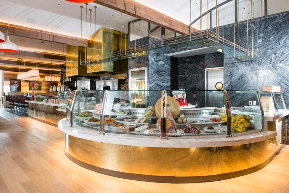 Restaurant/places to eat, Restaurant/places to eat, Lounge or bar