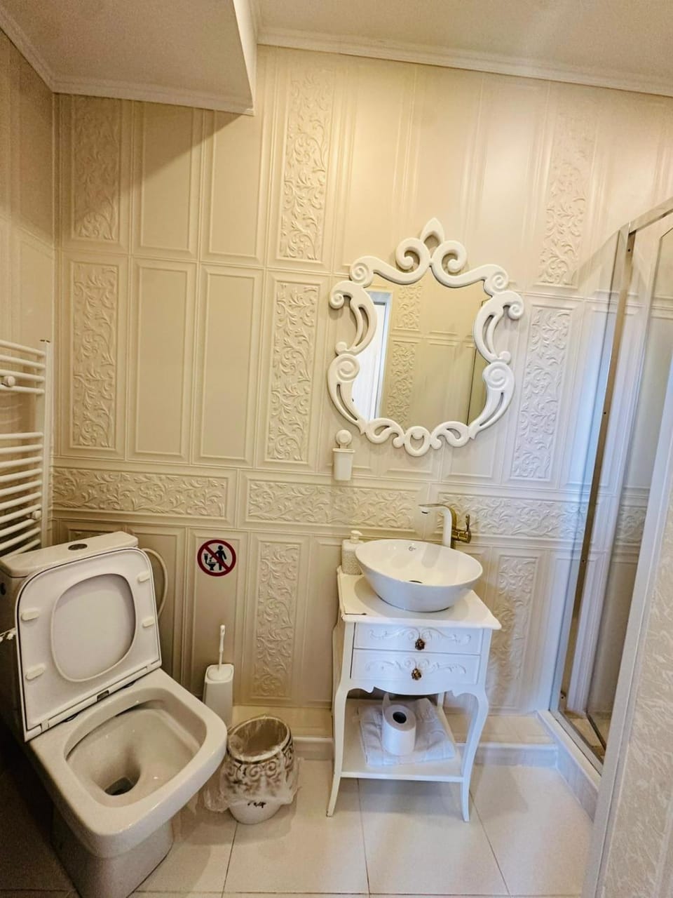 Ami Residence Bucharest Airport,Therme&FREE PARKING Otopeni Bed and Breakfast in Romania