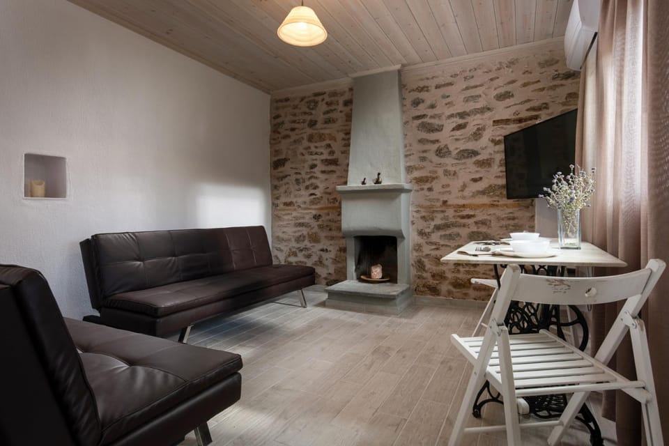 TV and multimedia, Living room, Seating area, flat iron