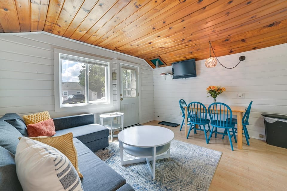 'Tiny House Cottage 5' w/ Crooked Lake Access! House in Oden