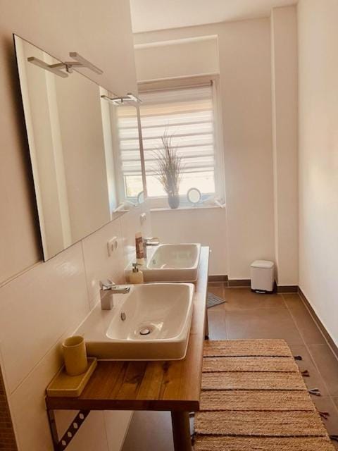 Bathroom, Kitchen or kitchenette
