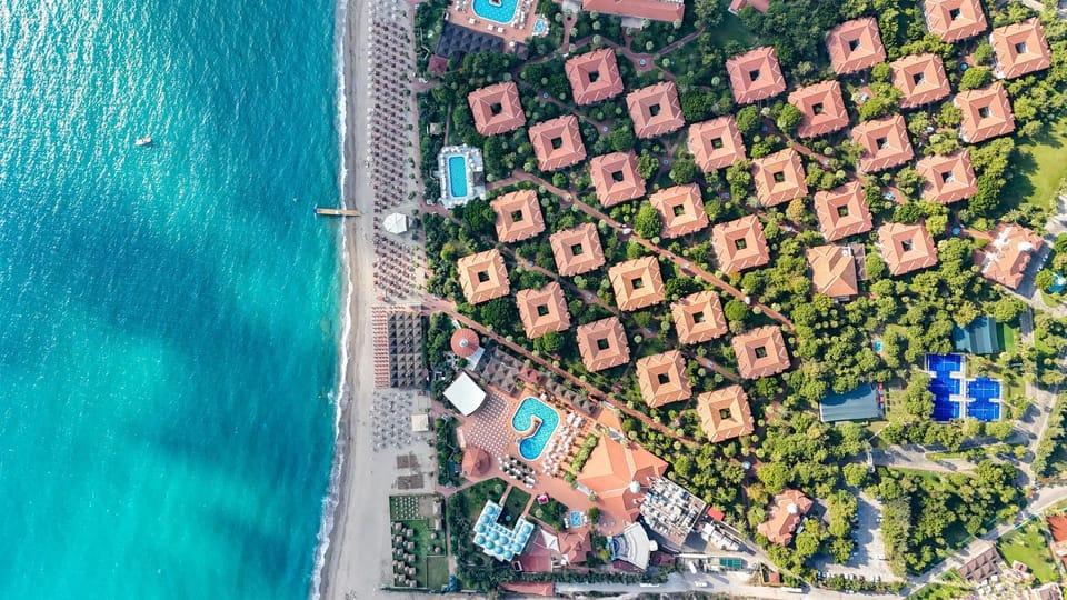 Property building, Natural landscape, Bird's eye view, Beach, Sea view