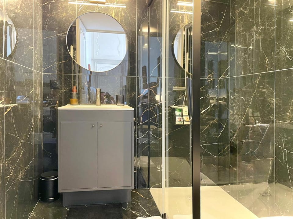 Shower, Bathroom