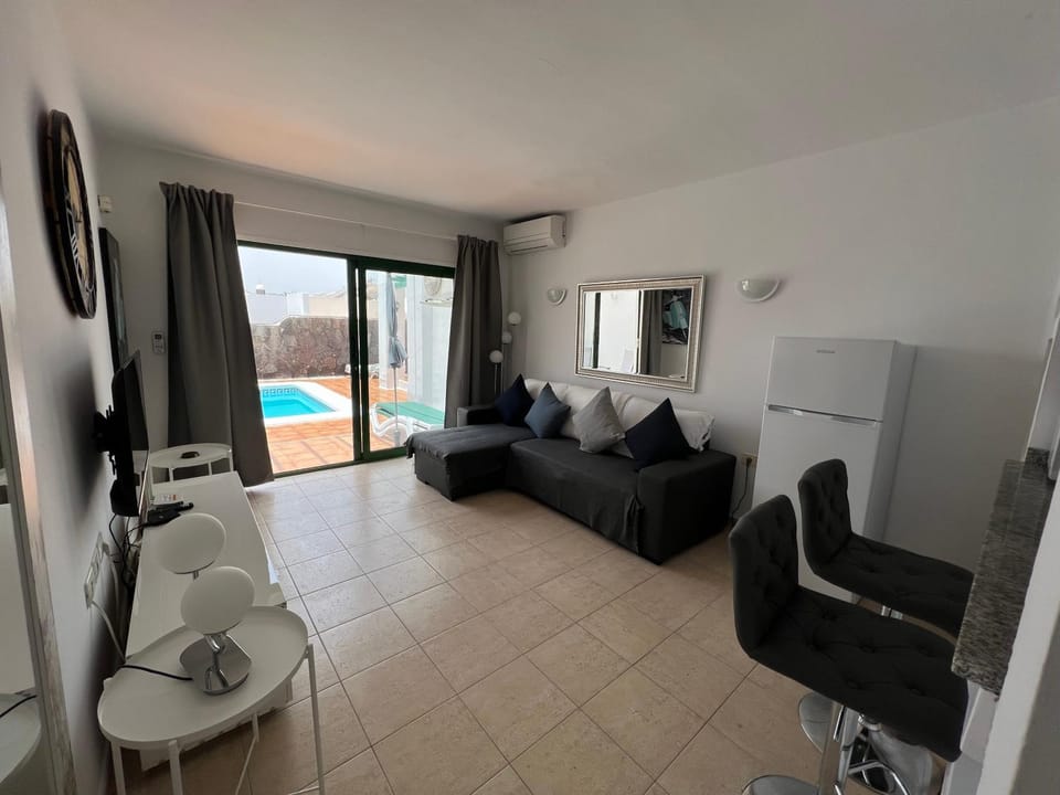 Oasis Blue - beautiful 1 bedroom apartment on private complex with pool Apartment in Puerto del Carmen
