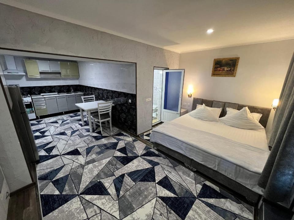 Kitchen or kitchenette, Bedroom