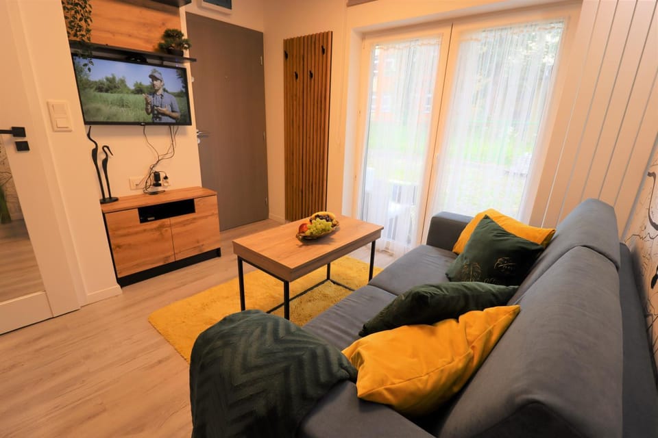 Communal lounge/ TV room, TV and multimedia, Living room, Seating area