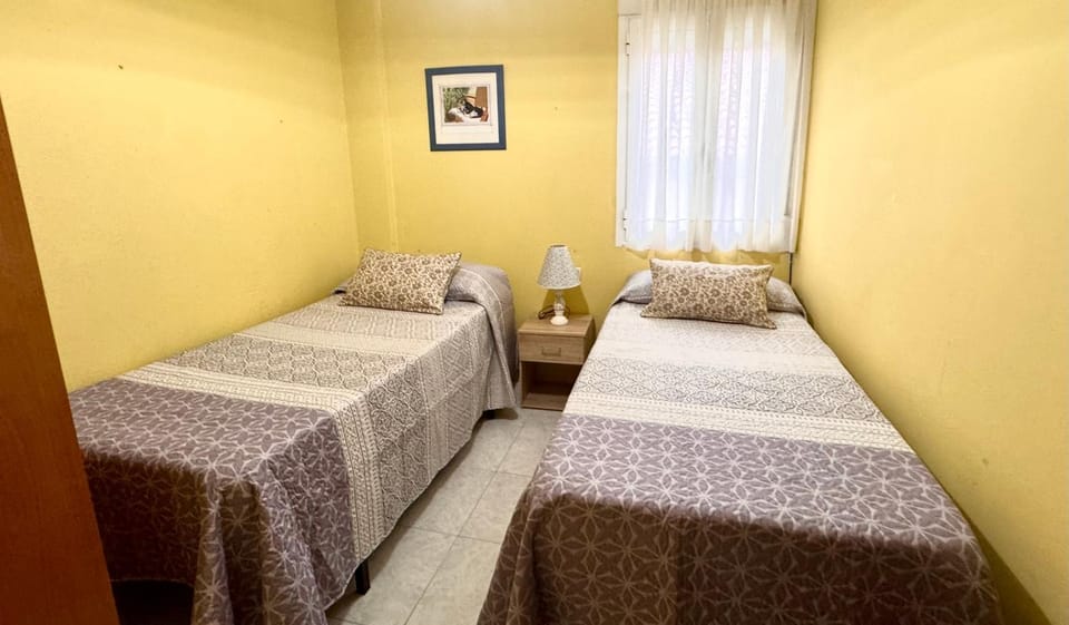 Apartamento economico a 100m de la playa ESTANCIA MINIMA 4-5 NOCHES Apartment in O Salnés