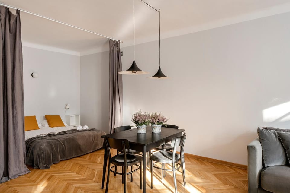 Bed, Living room, Dining area, Bedroom