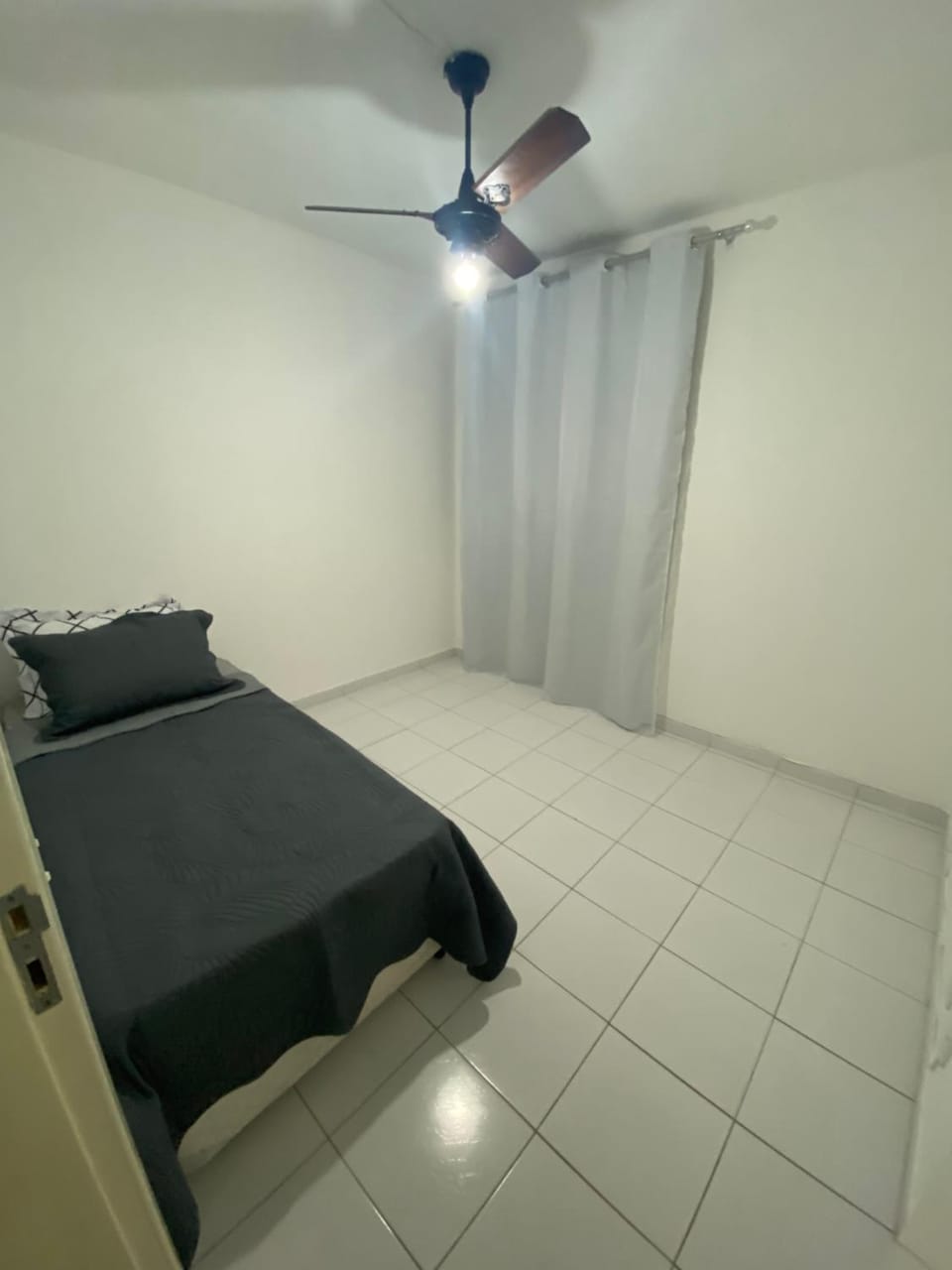 Bed, Photo of the whole room, Bedroom, fireplace