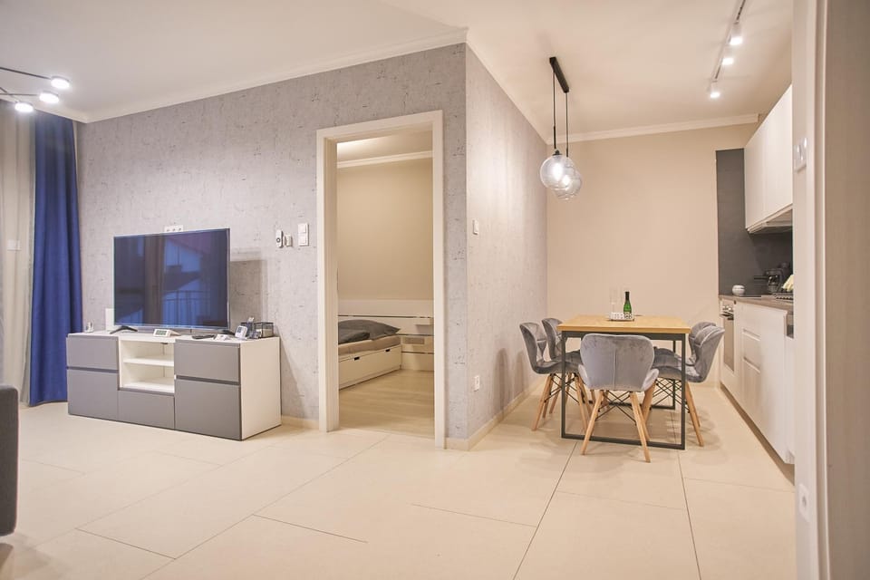 TV and multimedia, Kitchen or kitchenette, Dining area