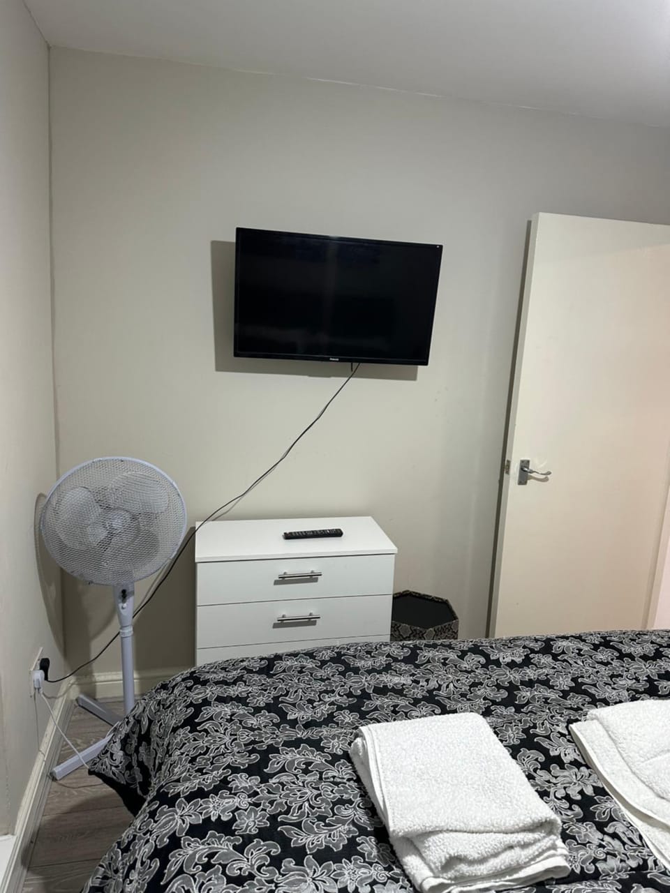 Beautiful Hoe Street First Floor one bedroom apartment B Walthamstow Apartment in London