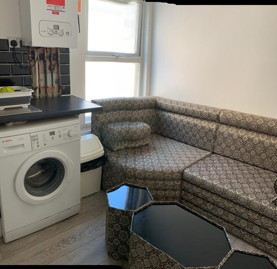Beautiful Hoe Street First Floor one bedroom apartment B Walthamstow Apartment in London
