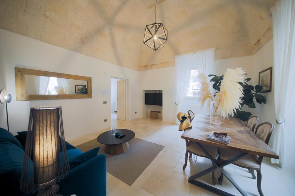 TV and multimedia, Living room, Dining area