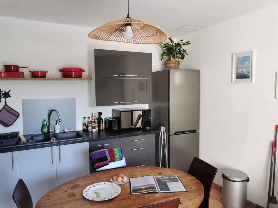 Kitchen or kitchenette, toaster