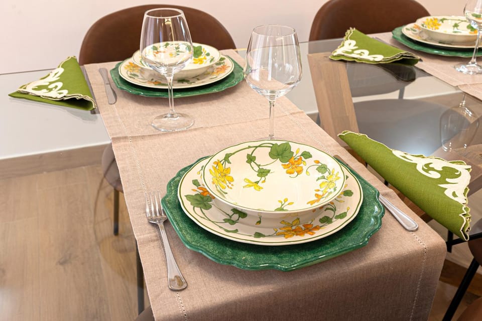 Living room, Lunch, Dinner