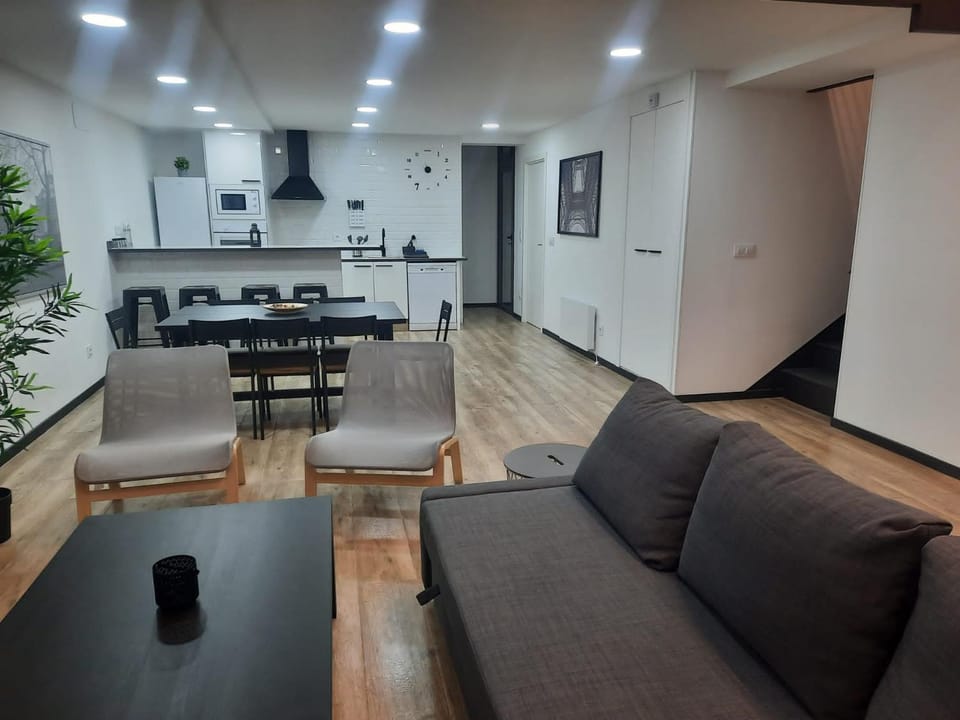 Lounge or bar, Dining area