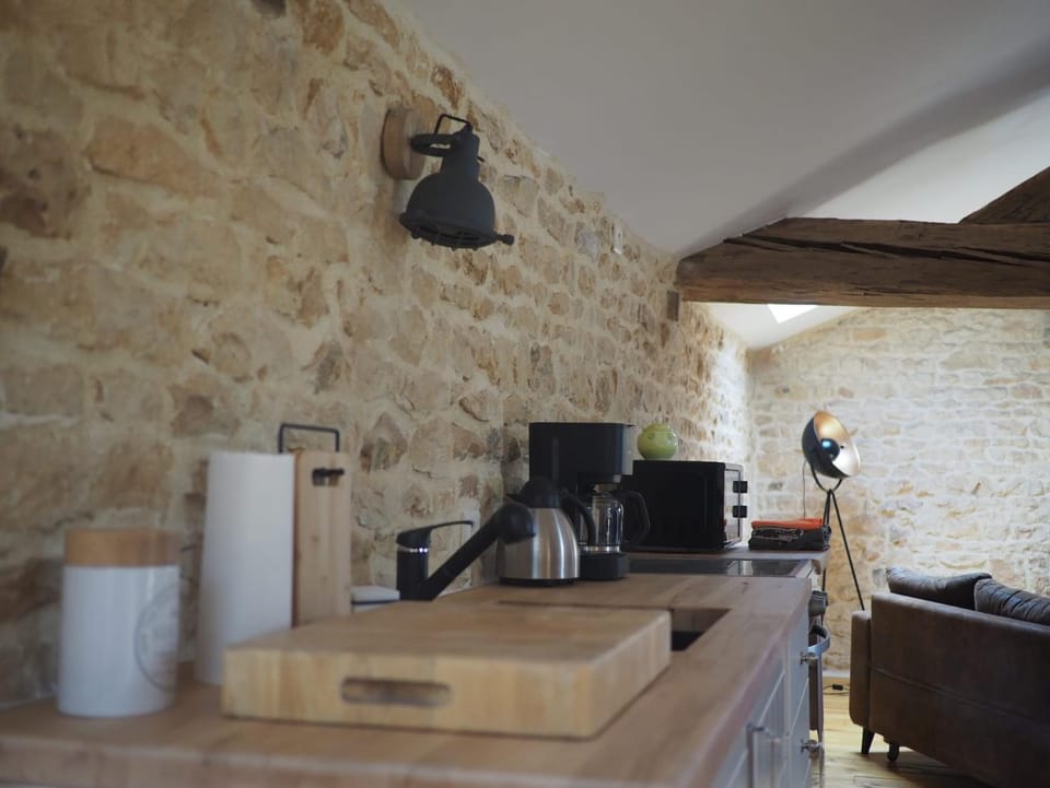 Coffee/tea facilities, Kitchen or kitchenette