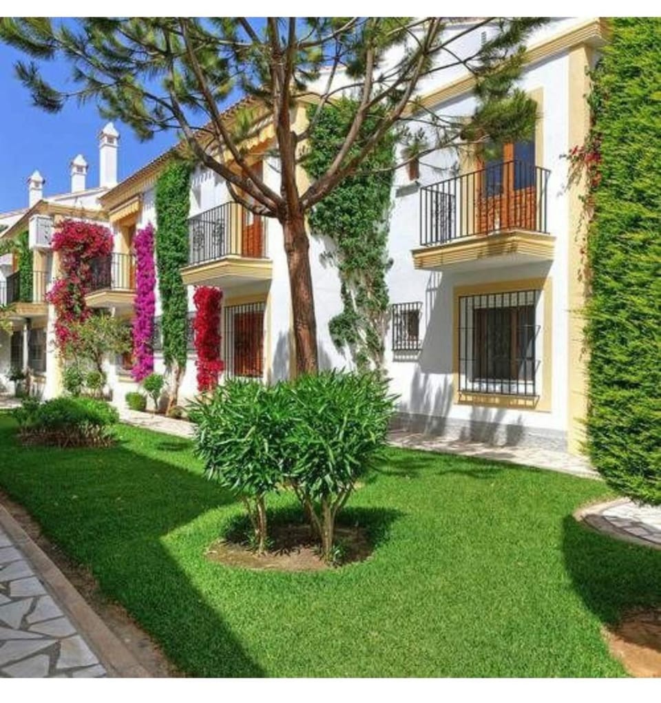 Property building, Garden