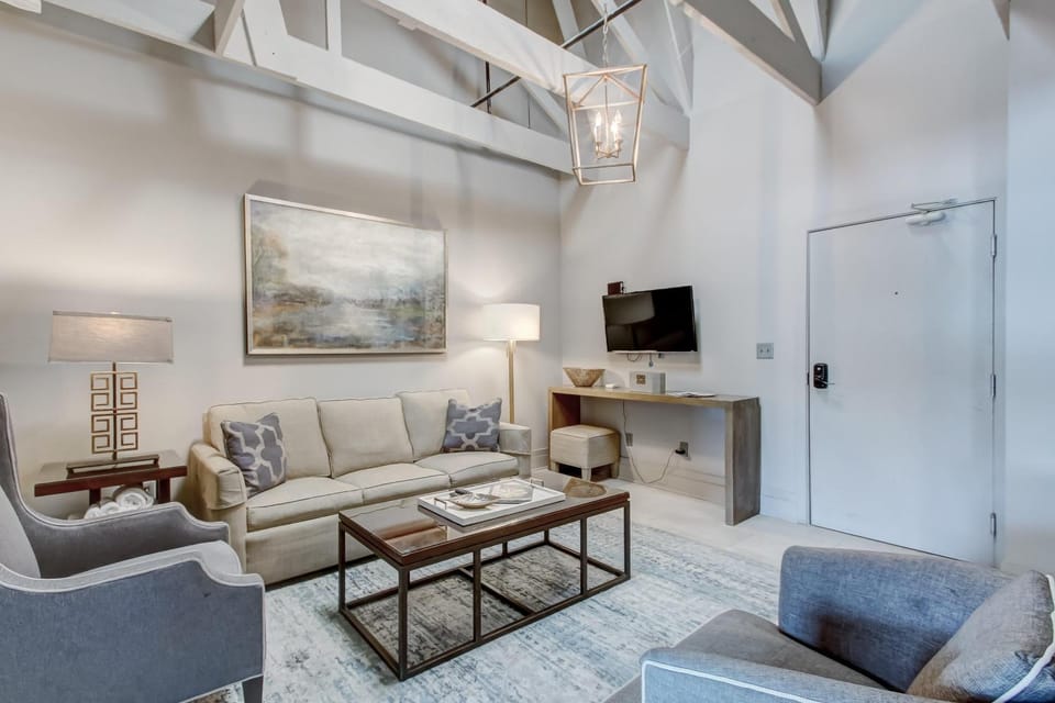 Parker's Collection - 4 Bedroom Apartment in Savannah