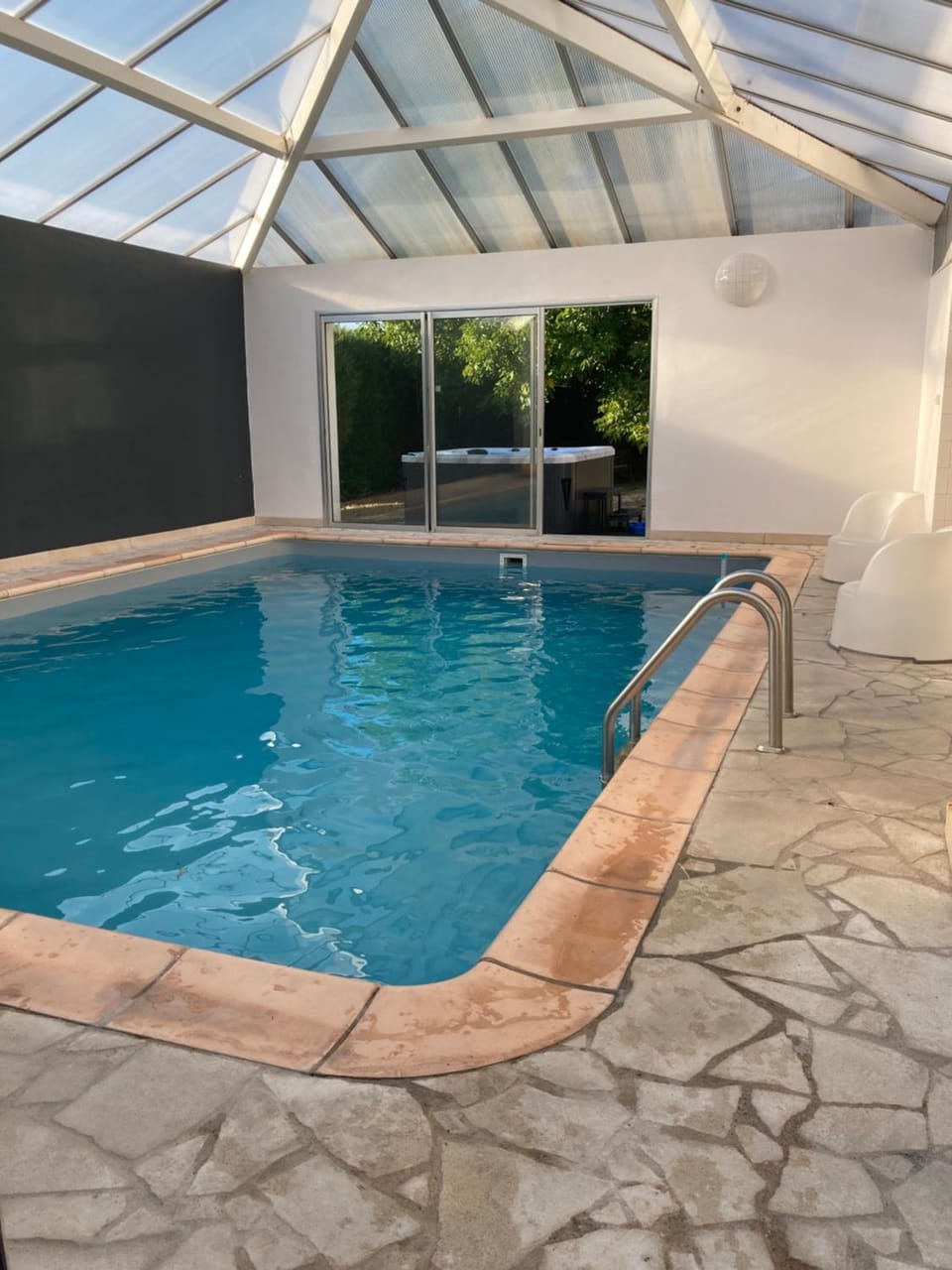 Swimming pool, Family