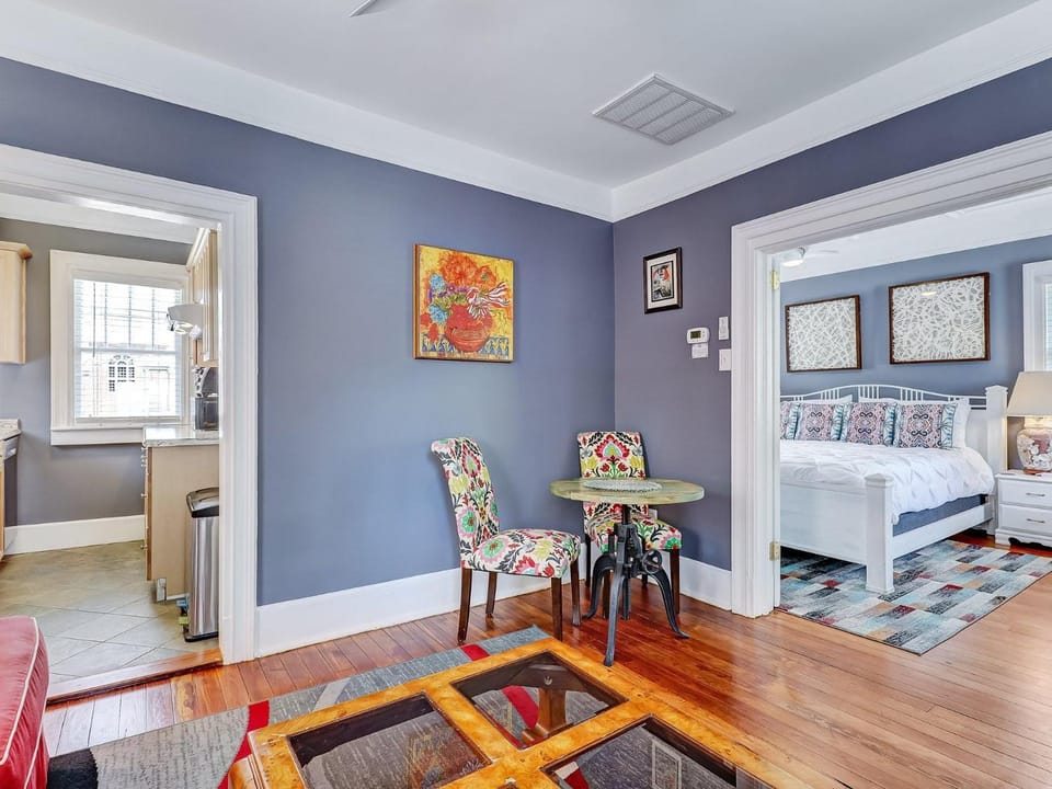 Drayton Place Carriage Unit 2 Apartment in Savannah