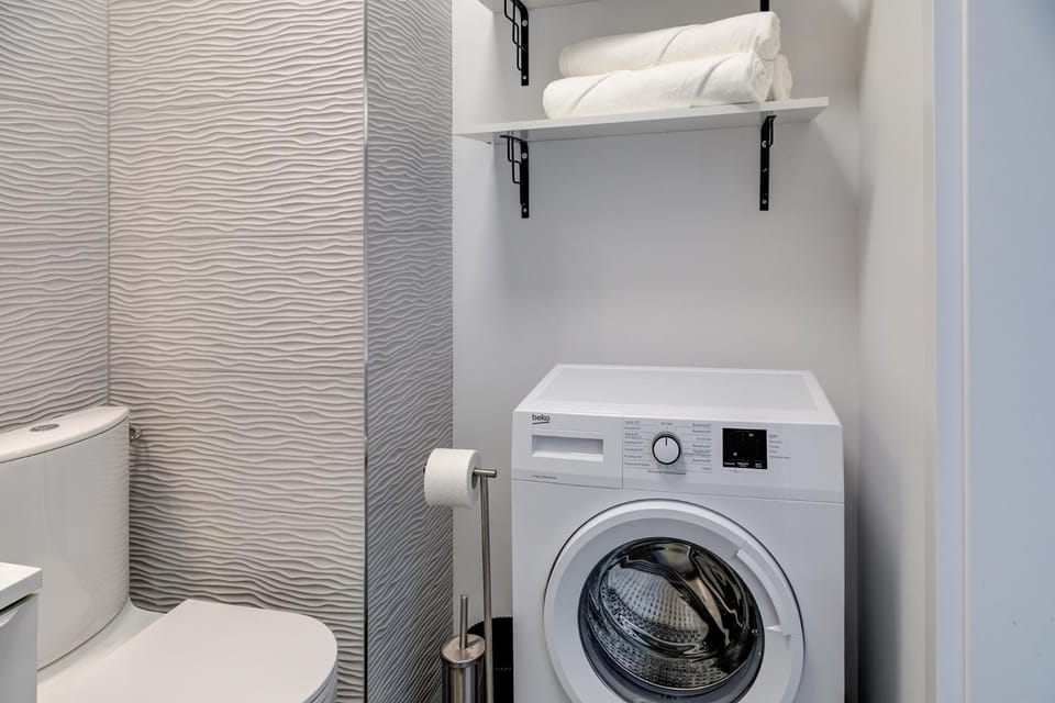 Garbary 104 - Modern Apt near Old Town - King Bed - Free Parking Apartment in Poznan