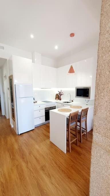 Kitchen or kitchenette, Dining area, minibar, pet friendly, stove, washing machine