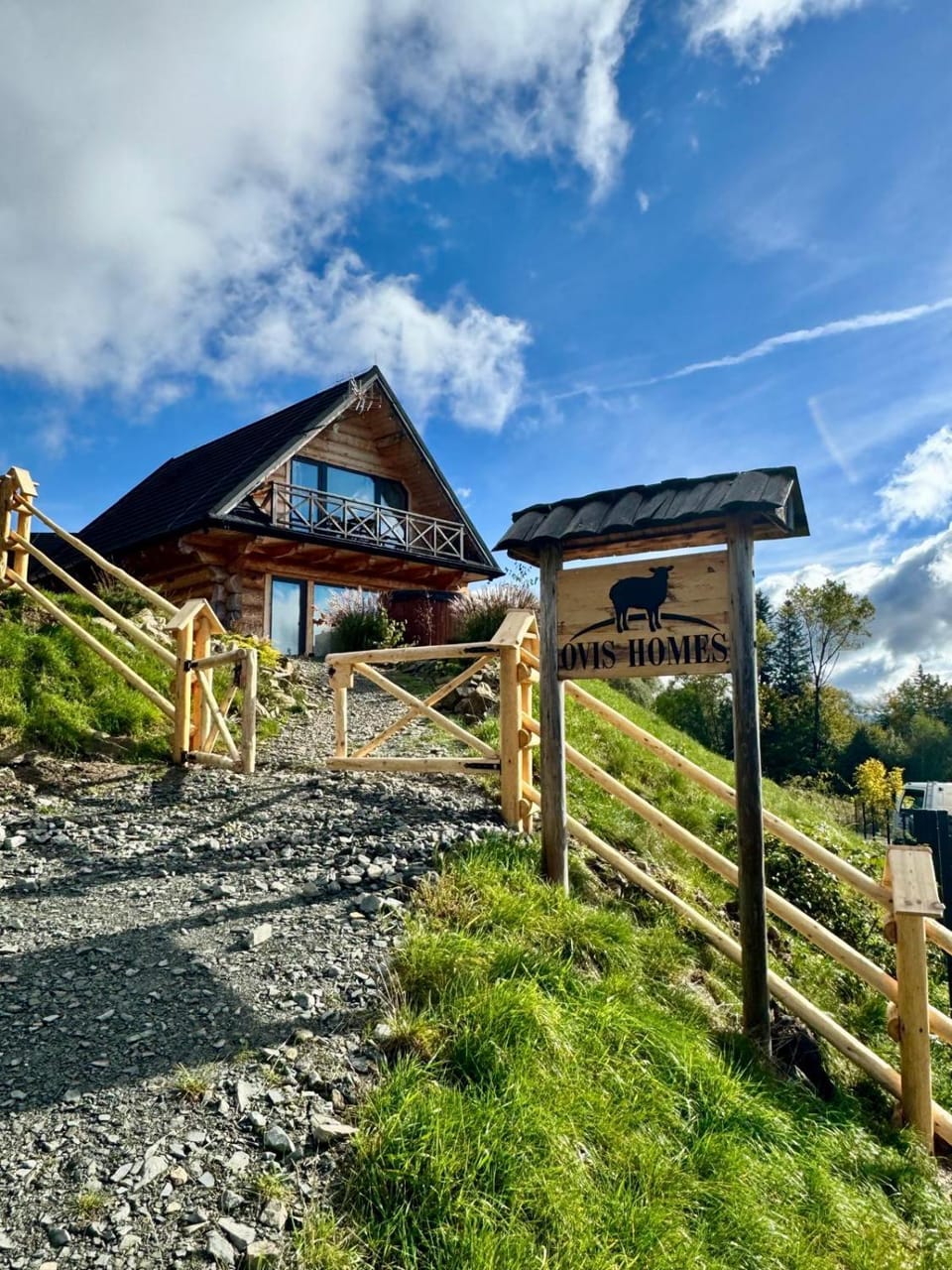 Property building, Day, Natural landscape