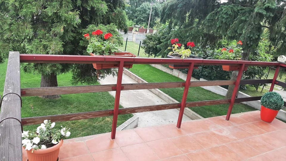 Garden, Balcony/Terrace